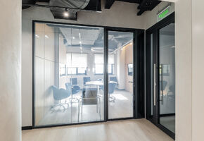 Двери NAYADA-Vitero в проекте Проект Nayada по установке систем перегородок в офис WAY GROUP